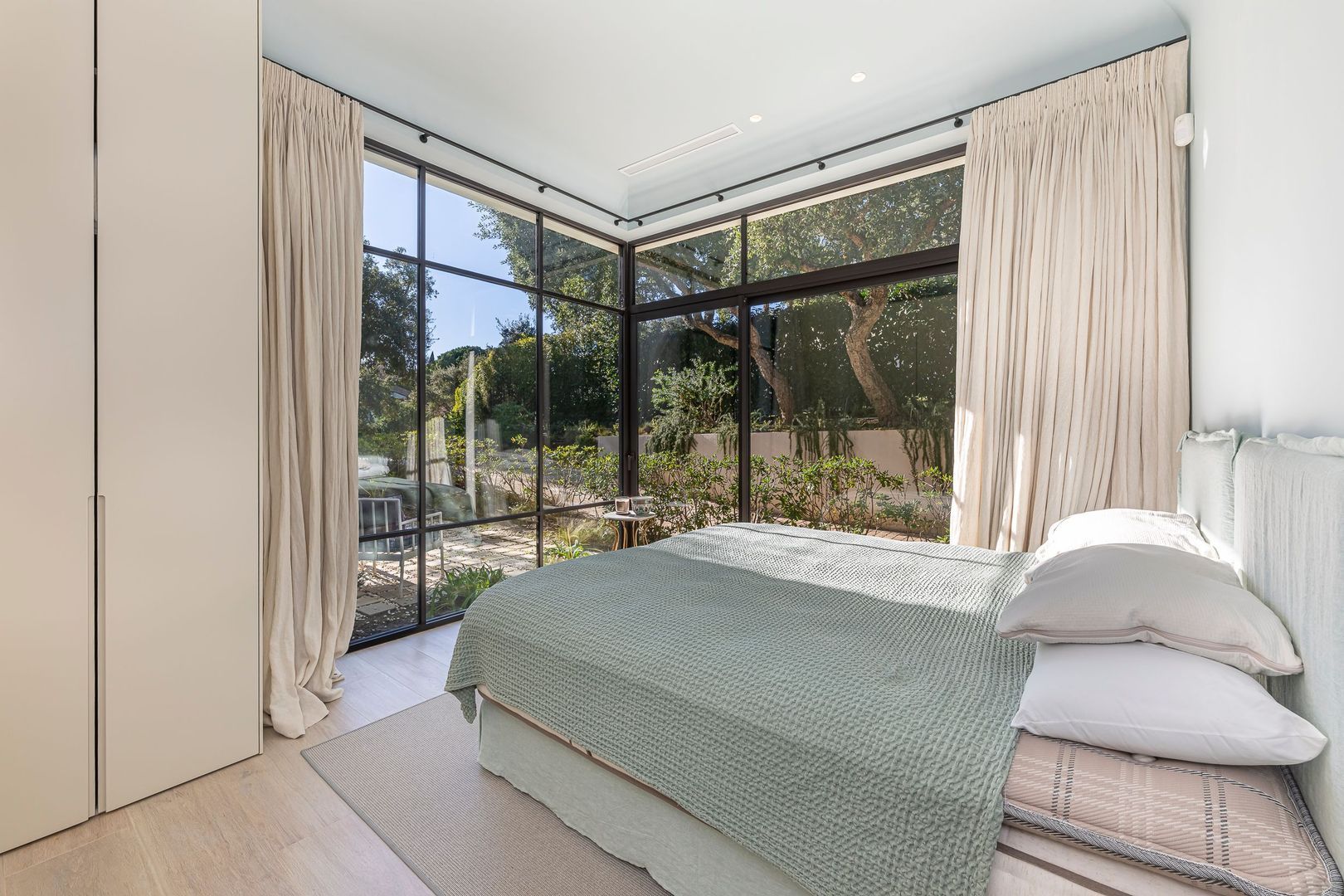 Villa III Marbella image 1