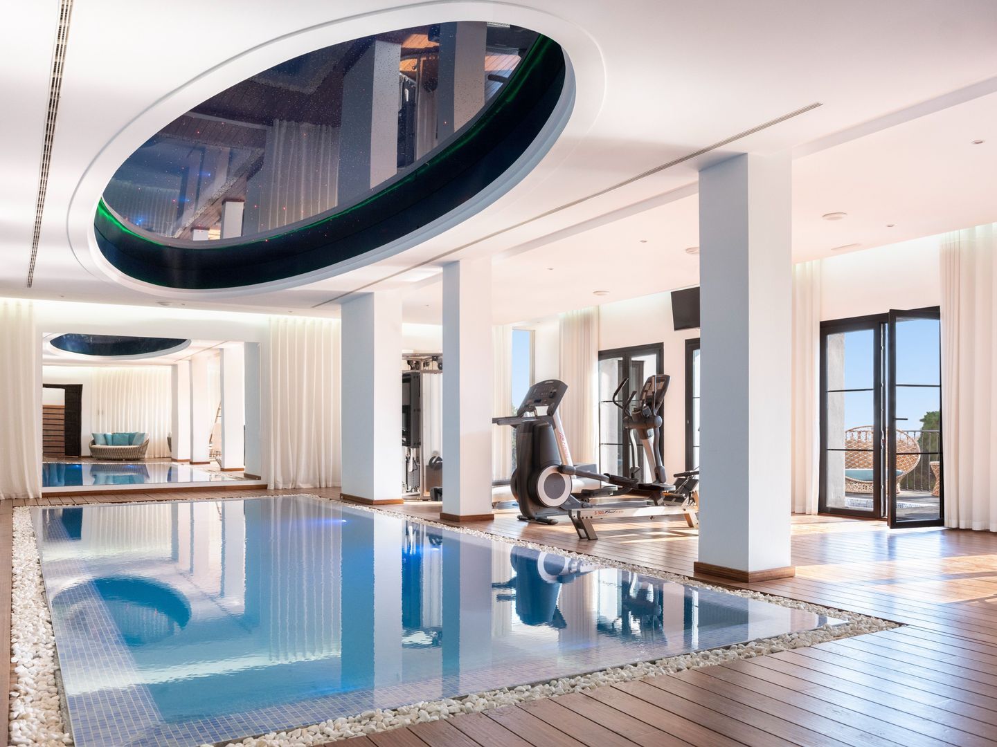 Luxe villa in de hills van Marbella image 1
