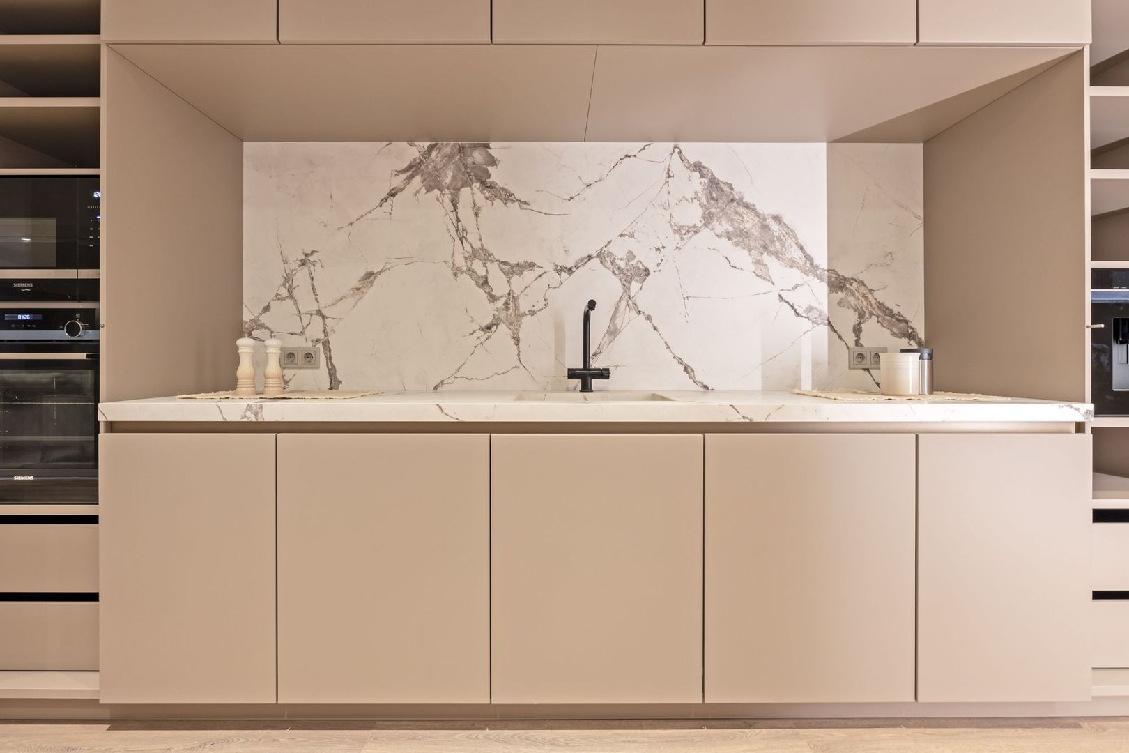 Appartement in de haven van Marbella image 1