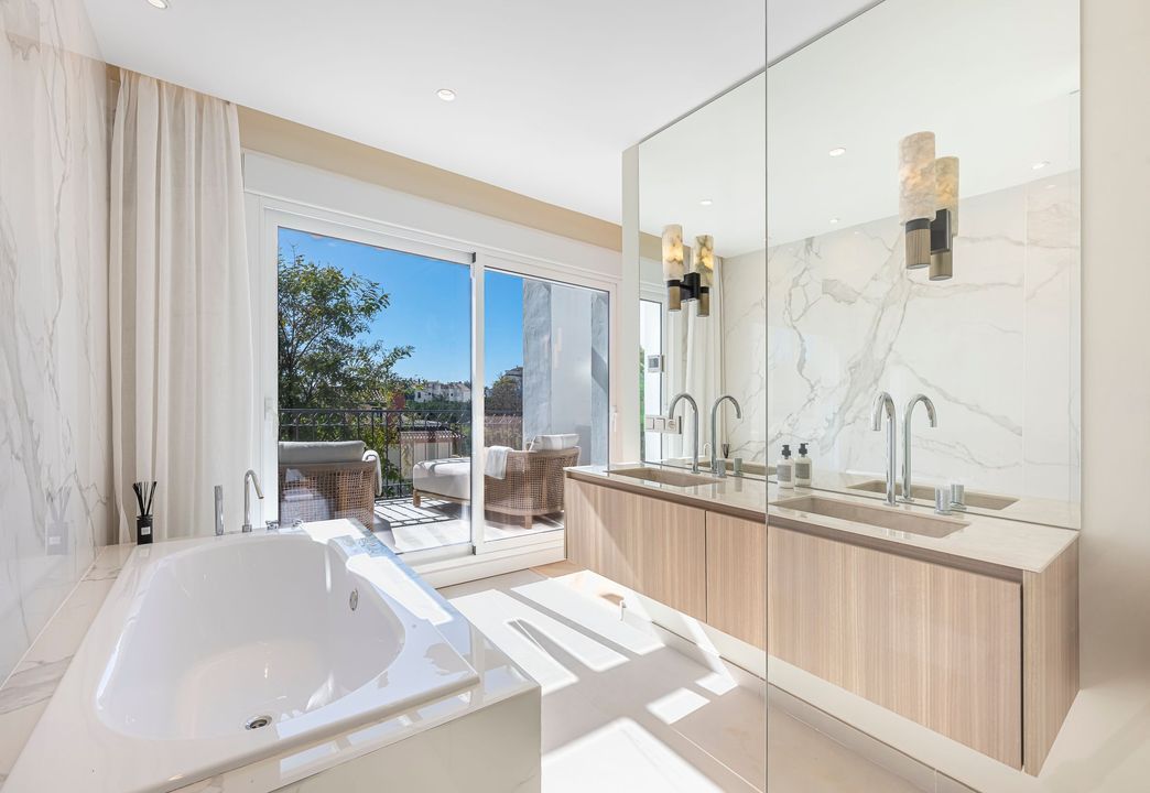 Town House Marbella image thumbs 1