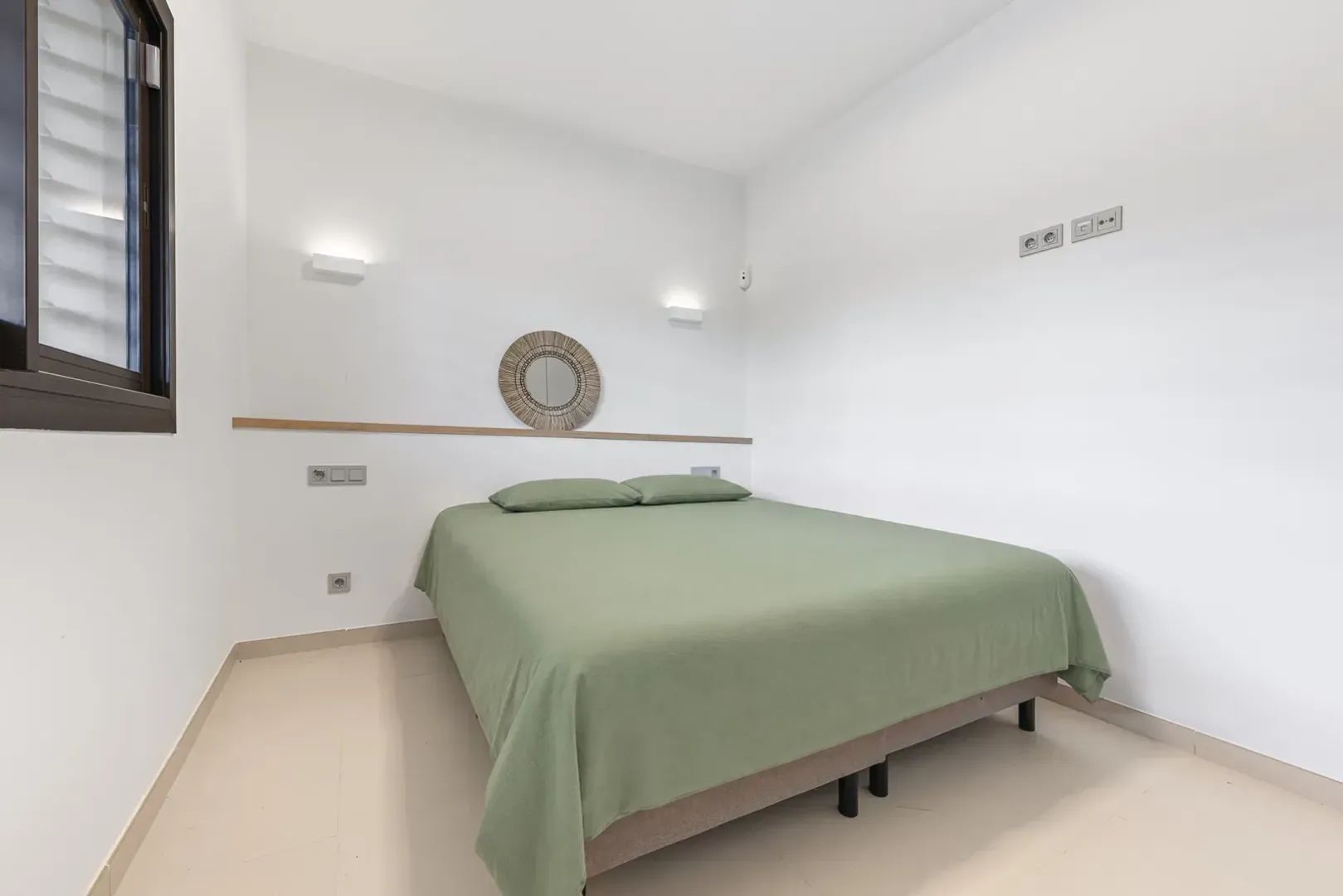 Elegant ground floor apartment image 1