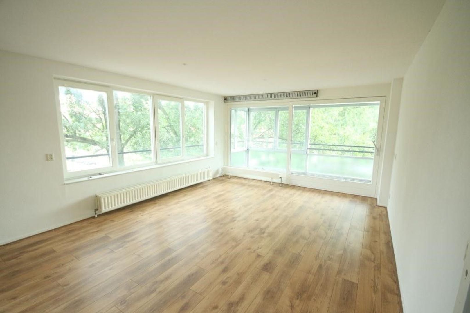 Finnenburg, Den Haag foto-1 blur