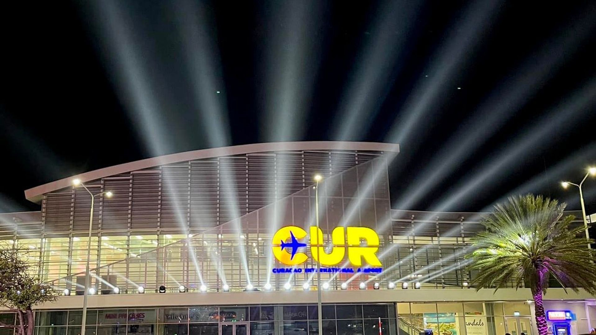 Vluchtfrequentie AMS-CUR