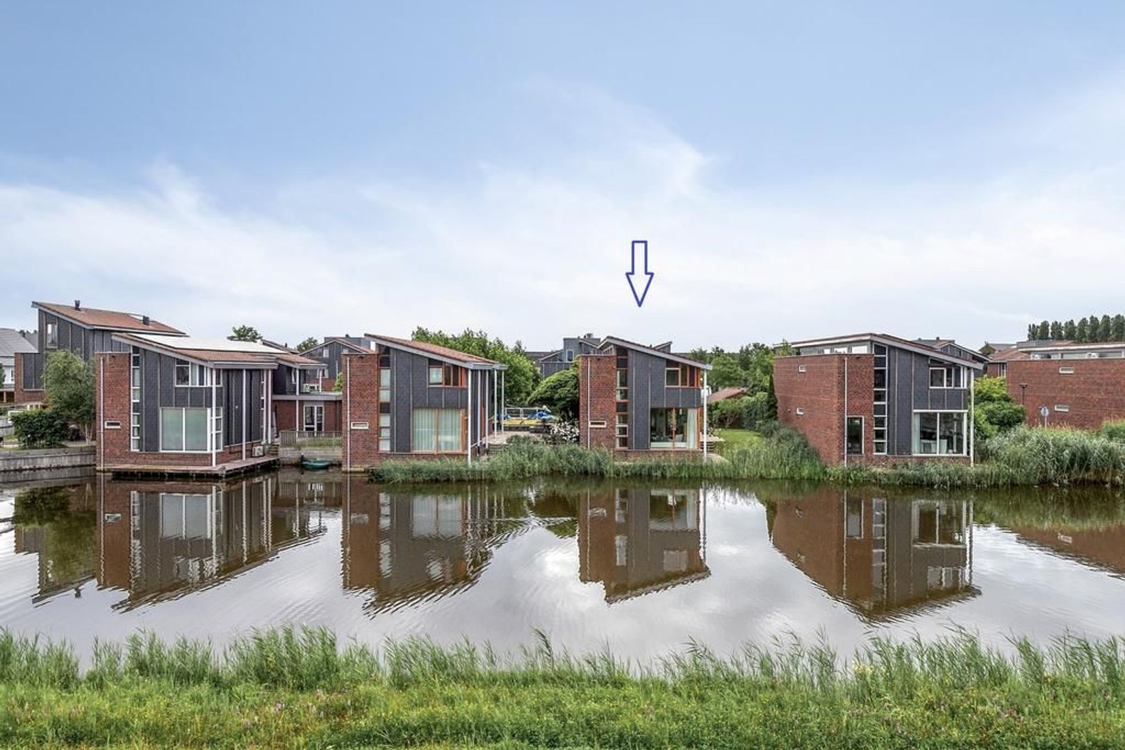 Iraklia 23, Hoofddorp