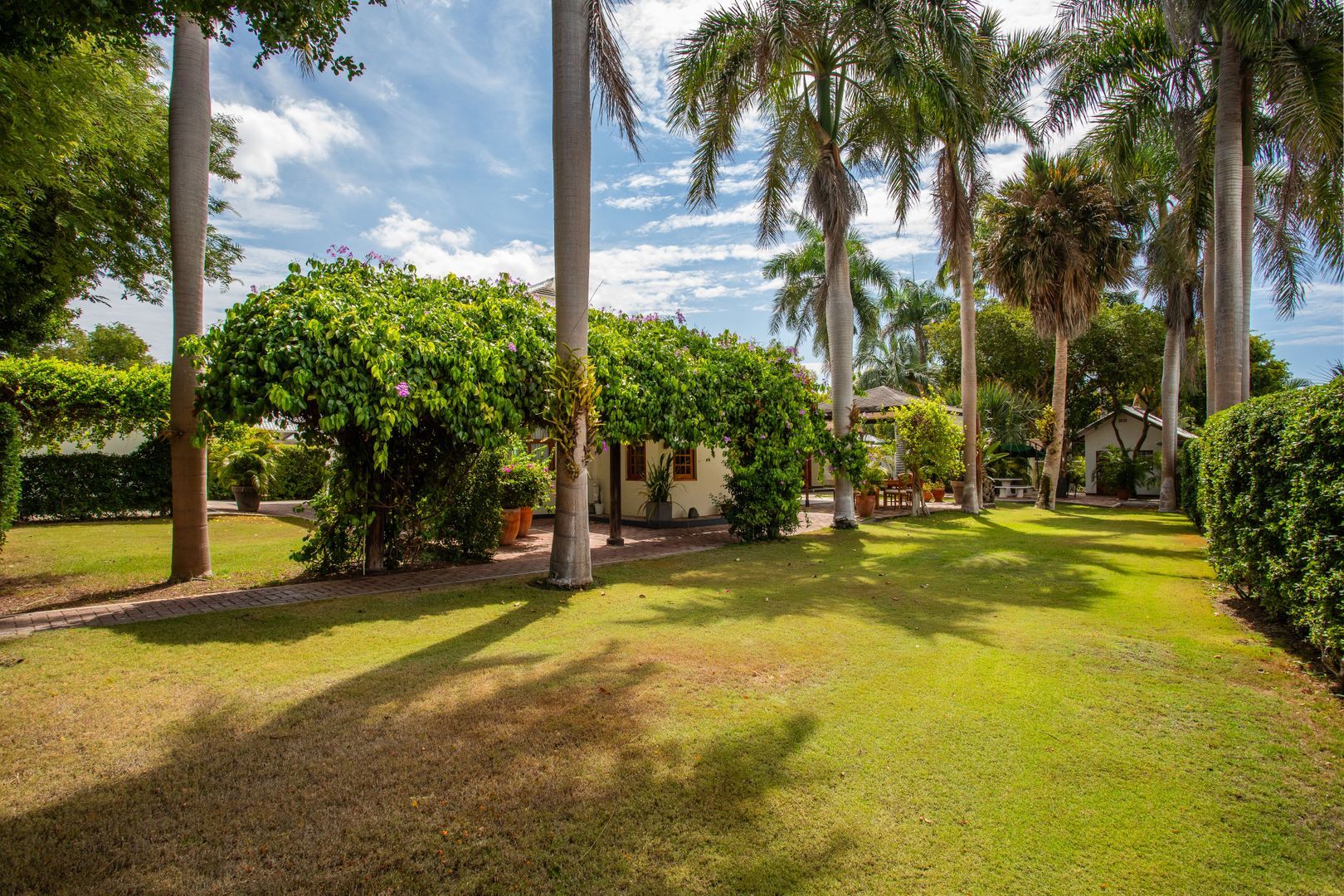 Bernhardlaan 7, Emmastad foto-2