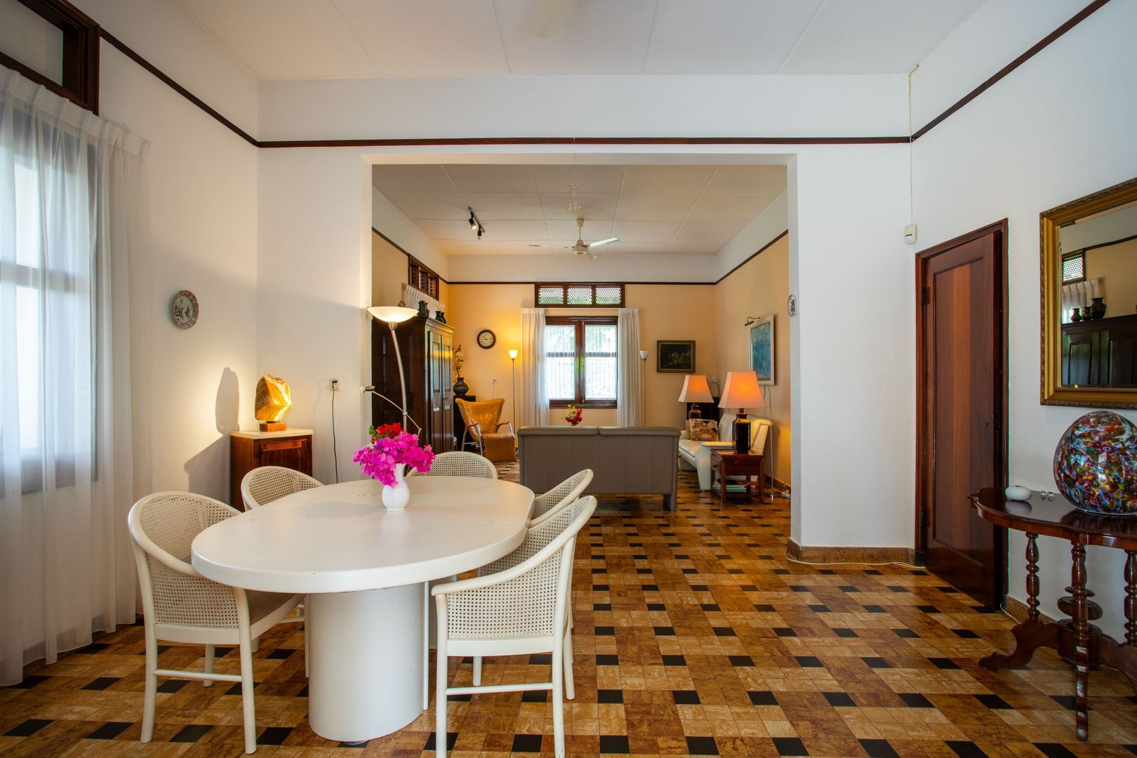 Bernhardlaan 7, Emmastad foto-3