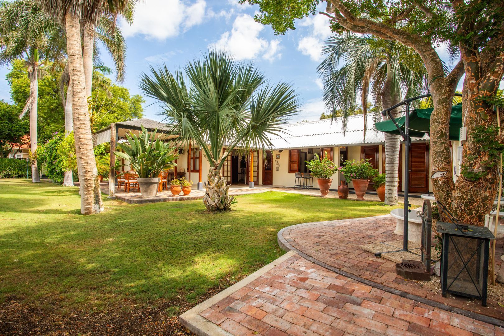 Bernhardlaan 7, Emmastad foto-1