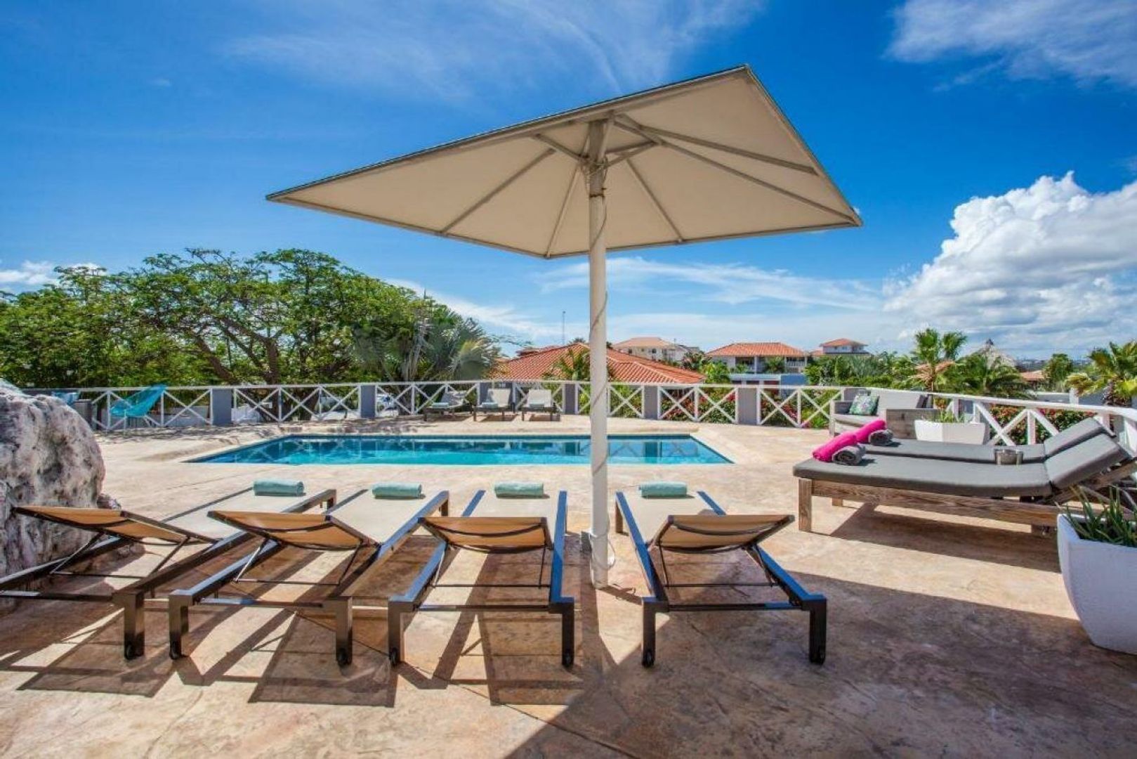 Kaya Pasifiko, Vista Royal foto-1