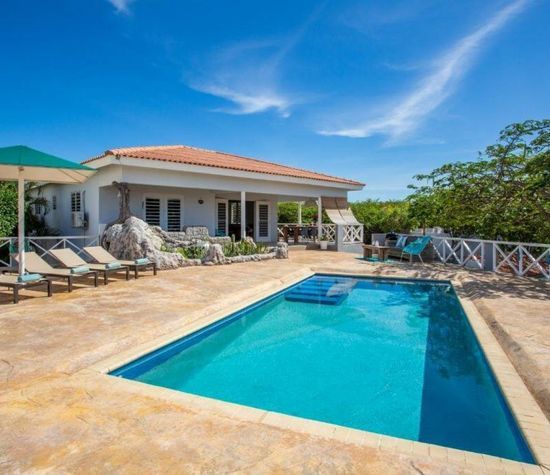 Kaya Pasifiko, Vista Royal