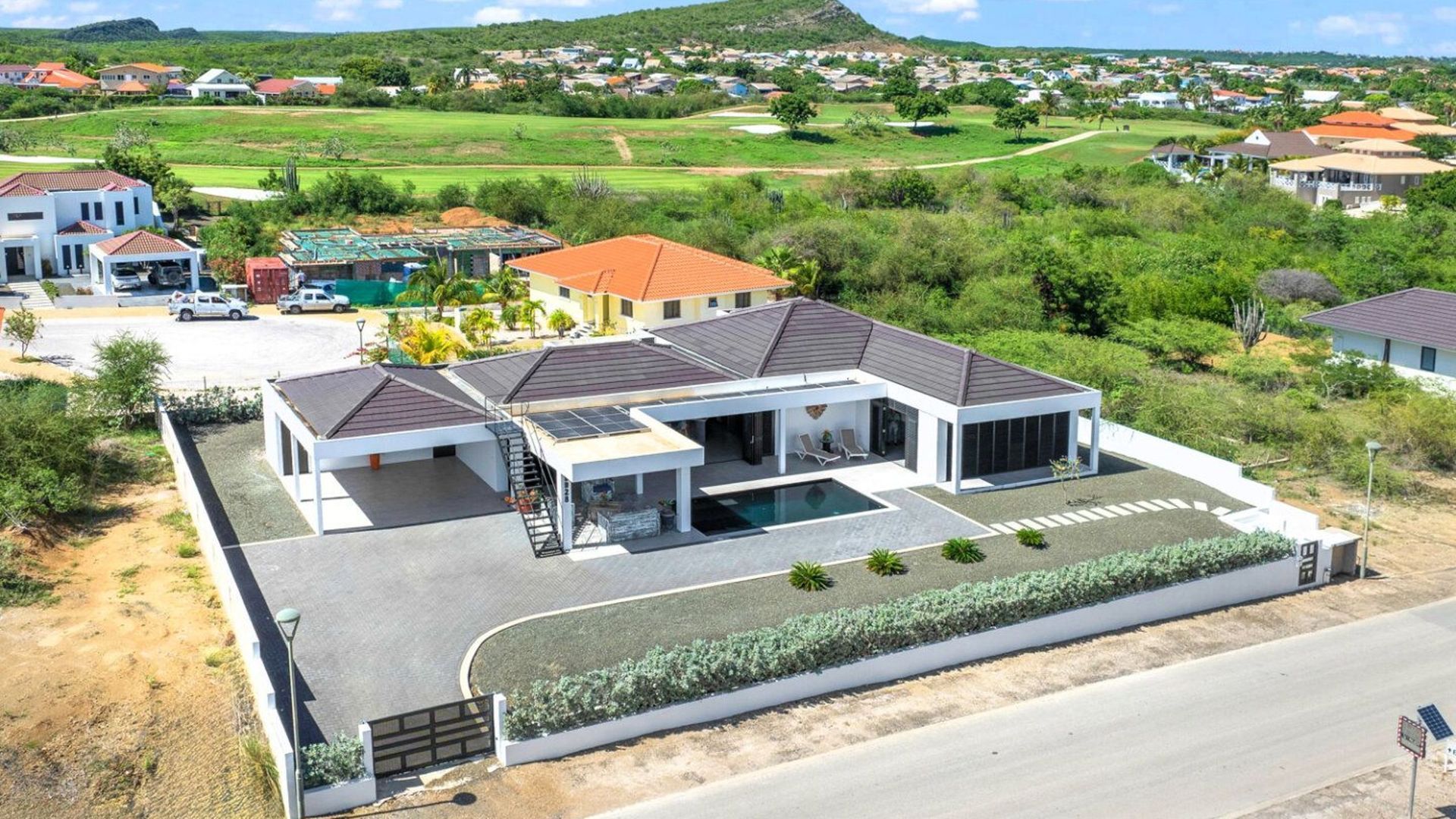 Blue Bay, Blue Bay foto-1