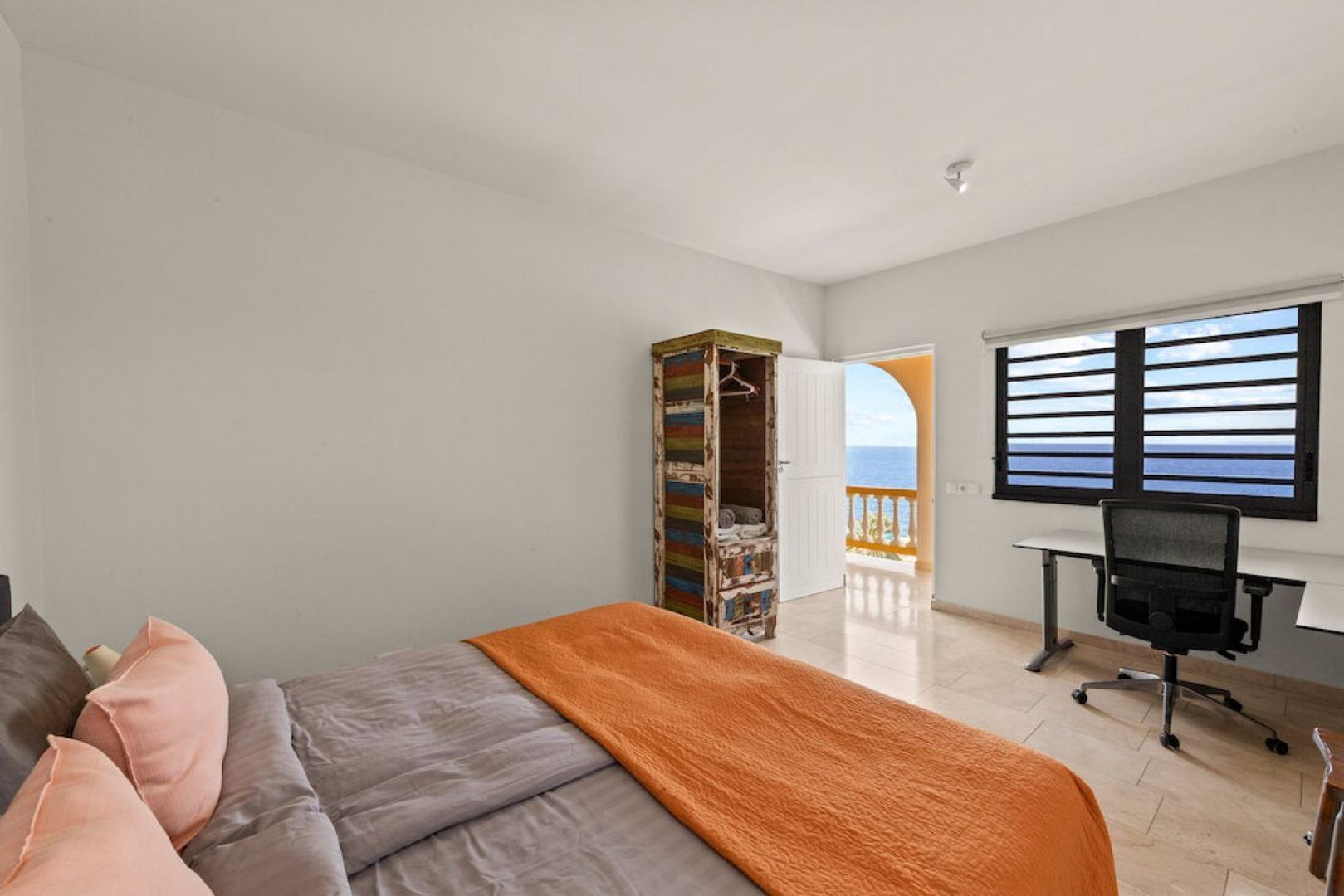 Cas Abou 43, Cas Abou foto-14