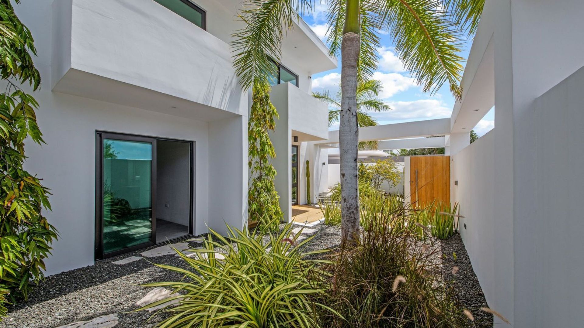 Jan Sofat 175, Jan Sofat foto-34