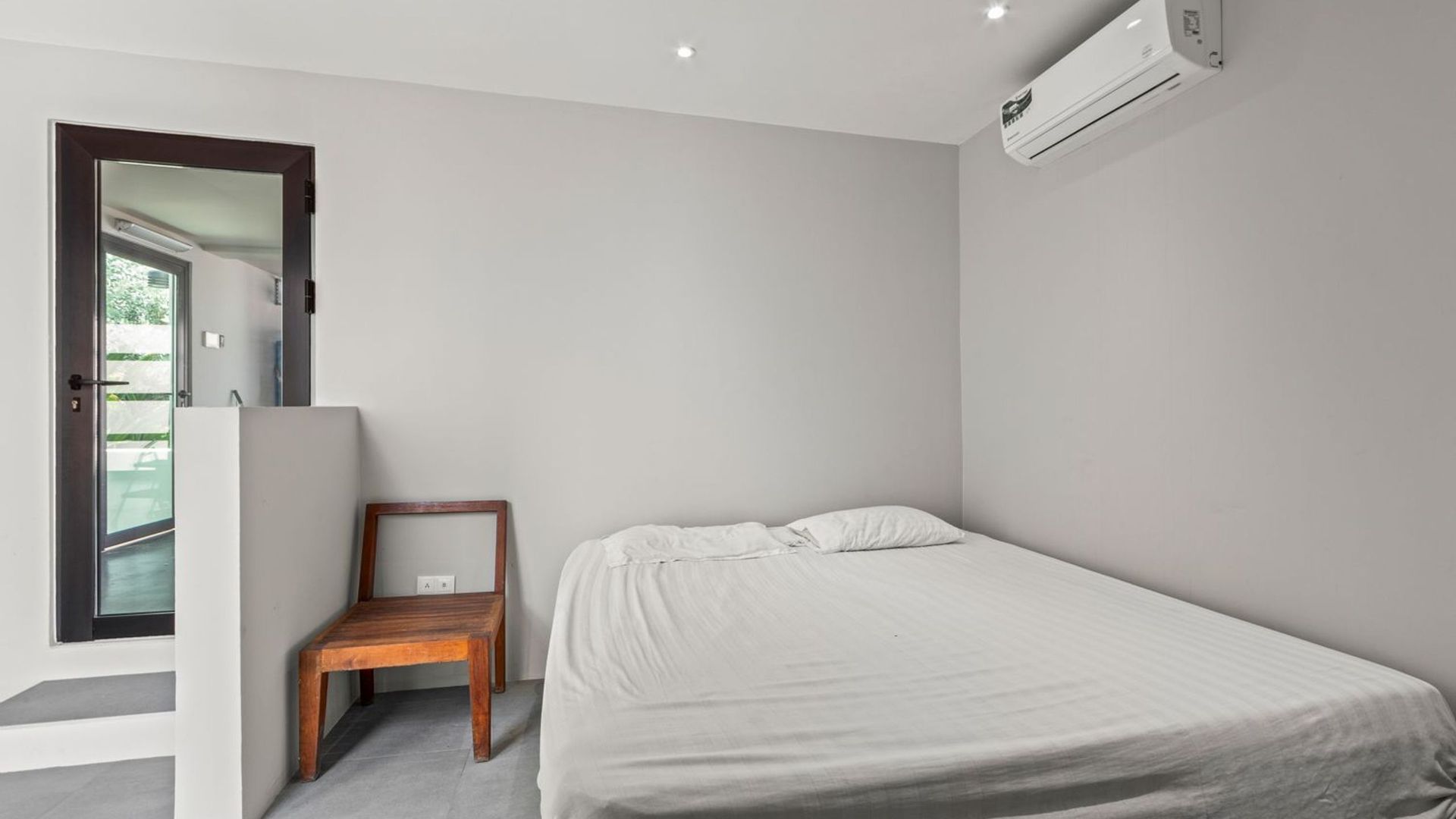 Jan Sofat 175, Jan Sofat foto-36