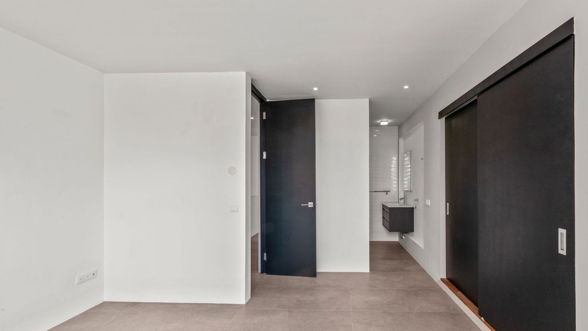 Jan Sofat 175, Jan Sofat foto-3