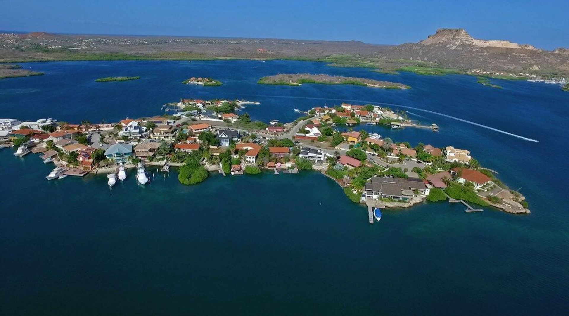 Island 'Isla Di Yerba', Jan Sofat foto-3