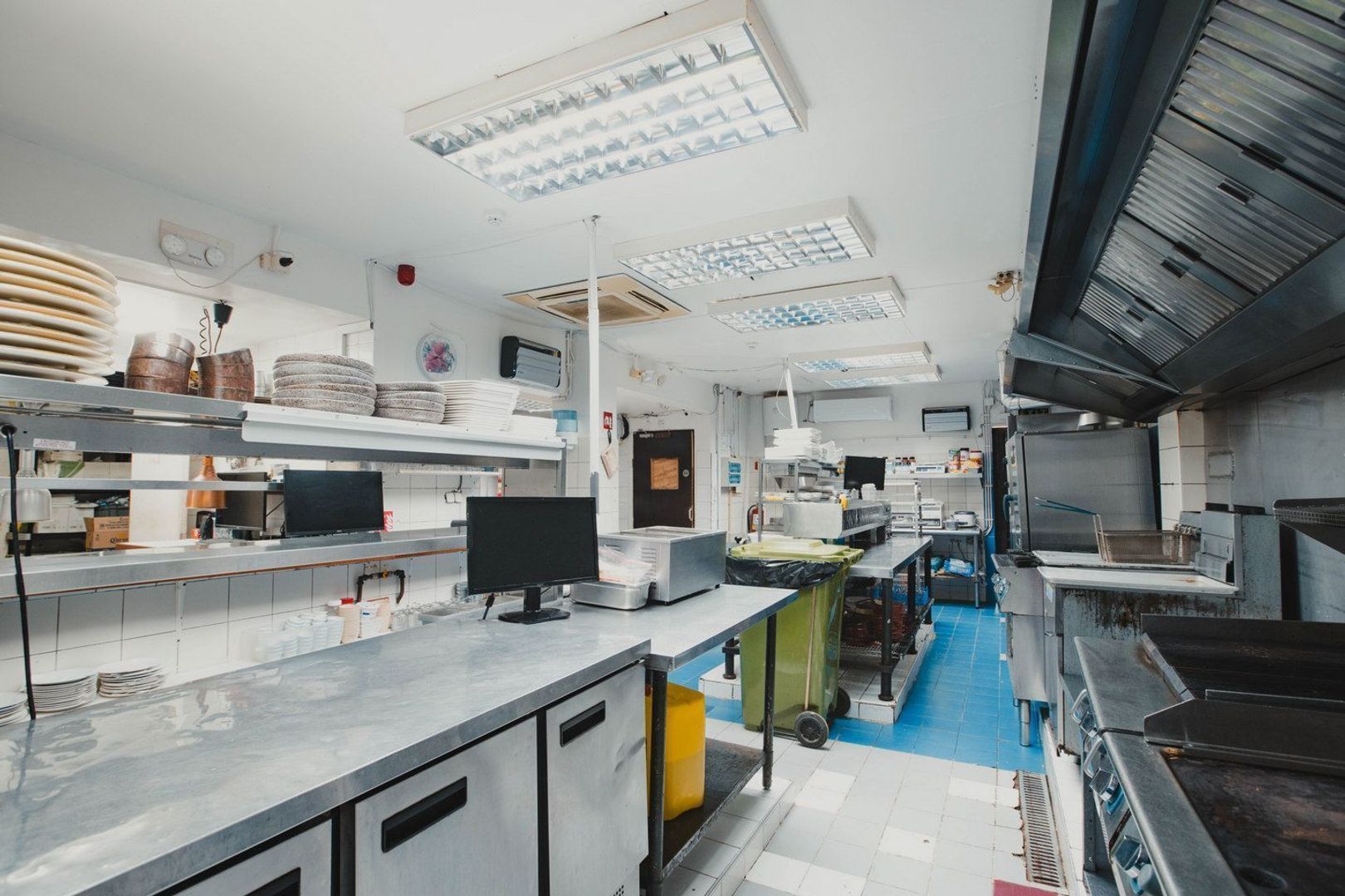 Bapor Kibra 22, Mambo Beach foto-9