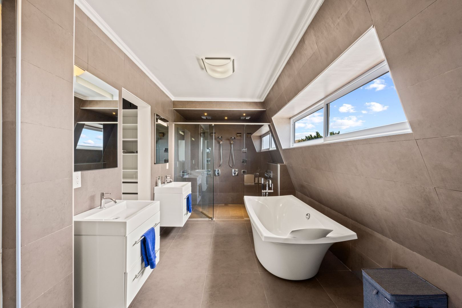 Cas Abou 75, Cas Abou foto-41