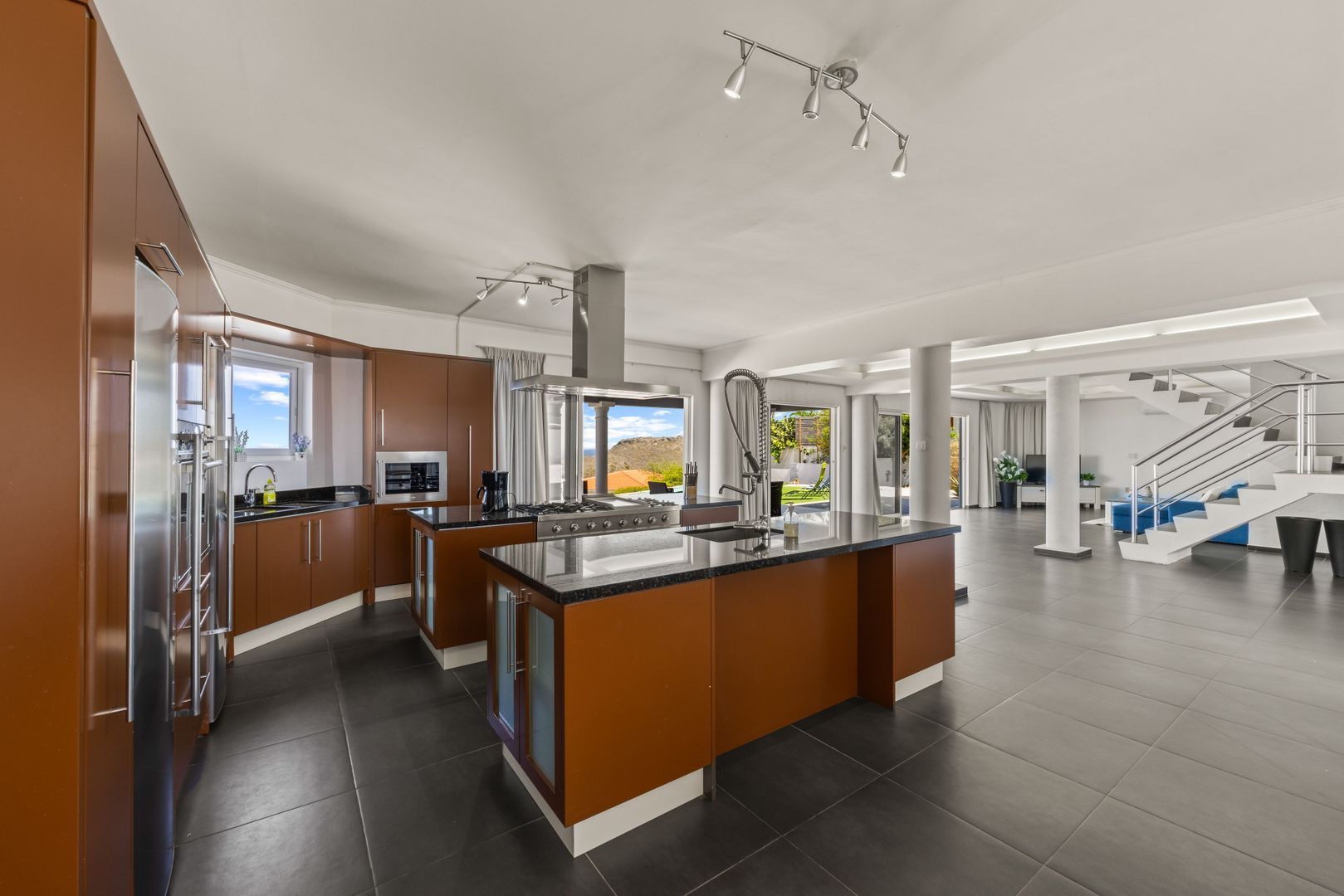 Cas Abou 75, Cas Abou foto-11