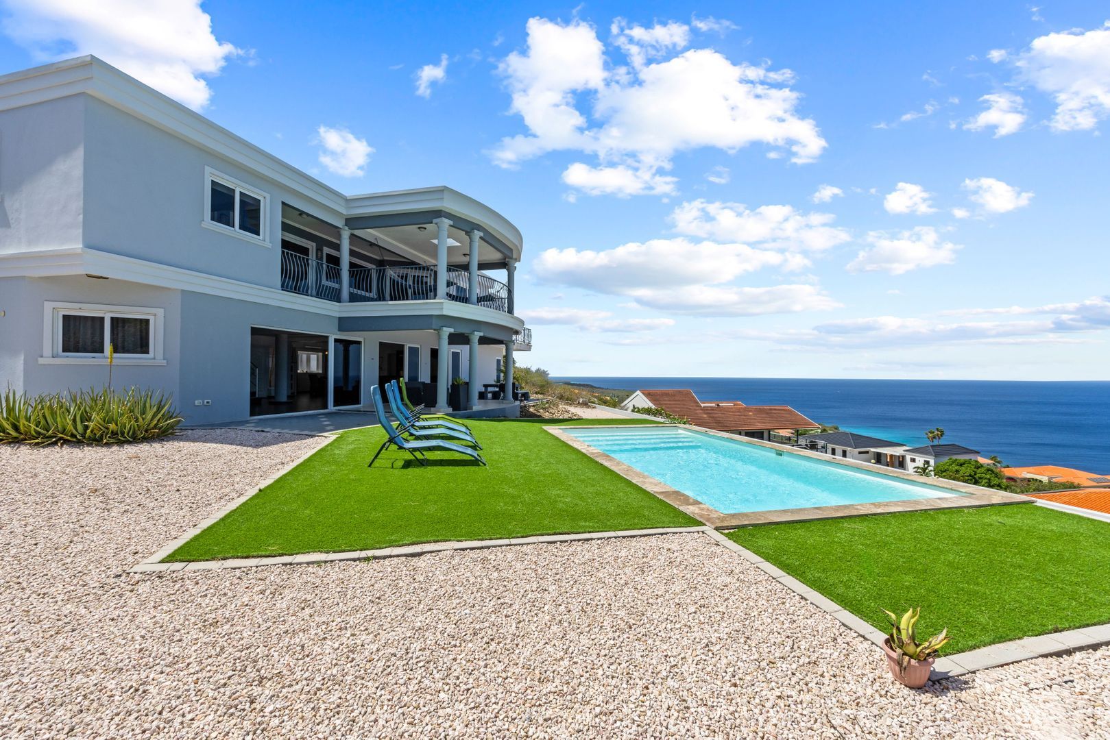 Cas Abou 75, Cas Abou foto-1