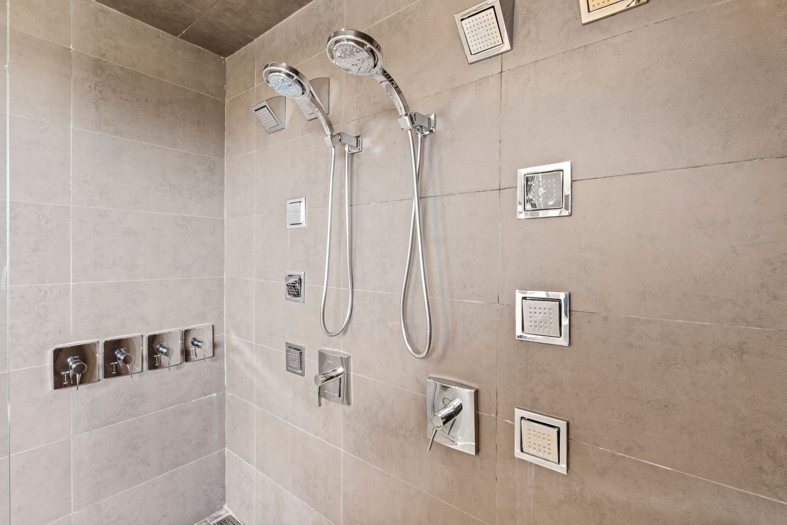 Cas Abou 75, Cas Abou foto-43