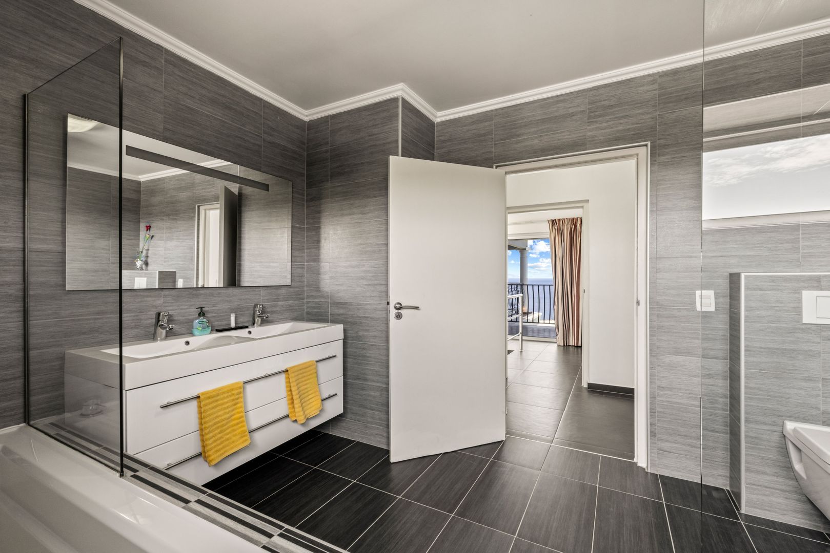 Cas Abou 75, Cas Abou foto-26