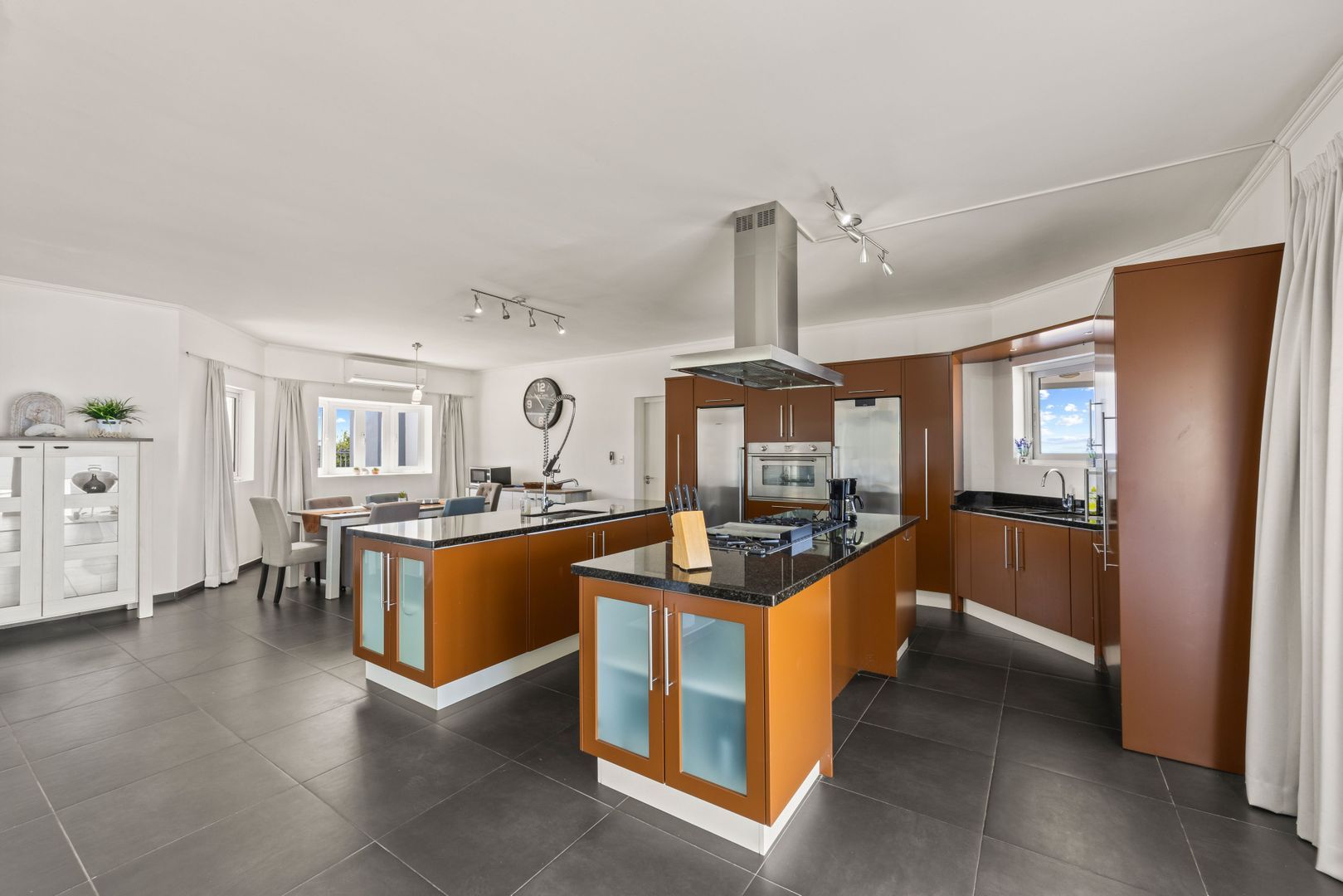 Cas Abou 75, Cas Abou foto-9