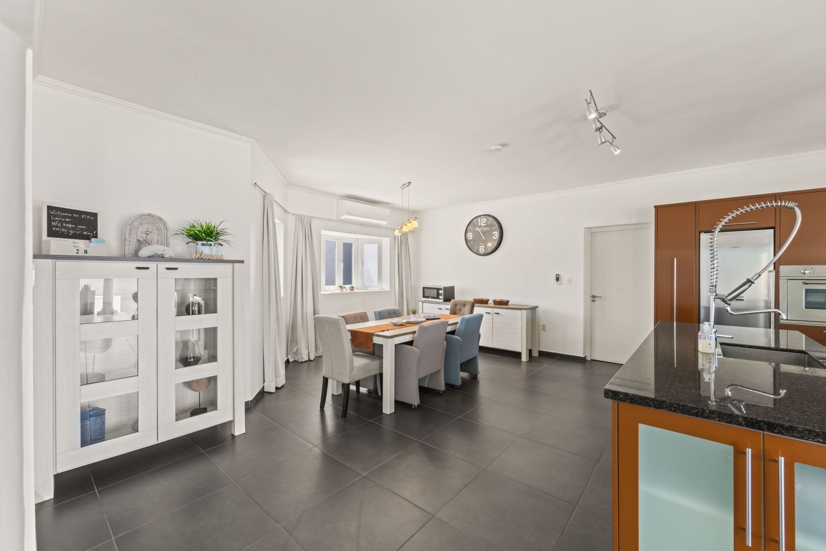 Cas Abou 75, Cas Abou foto-13