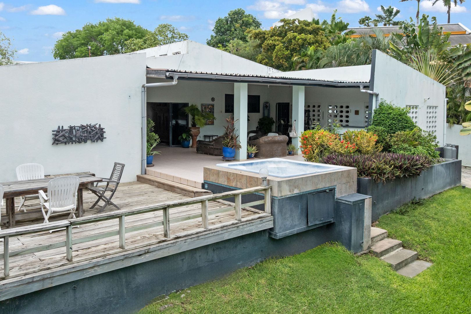 Kaya Rooi Catootje, Rooi Catootje foto-8