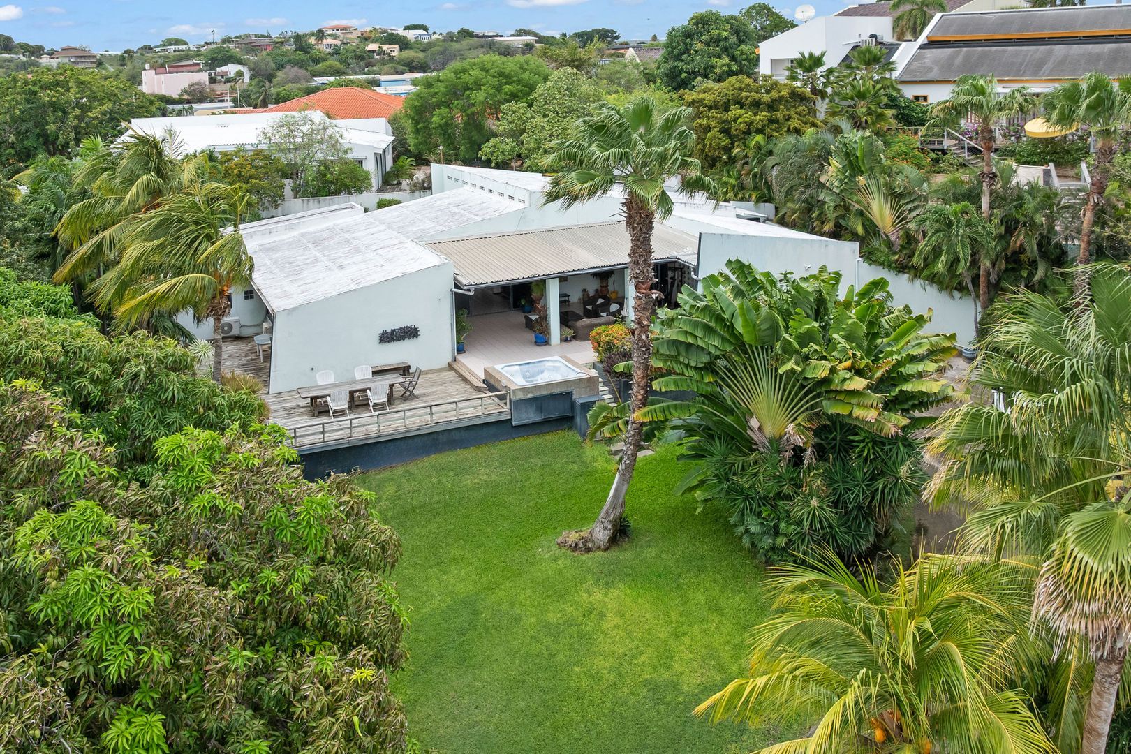 Kaya Rooi Catootje, Rooi Catootje foto-3