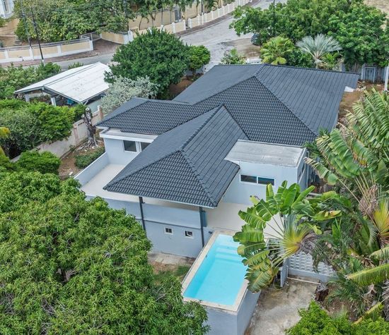 Trompetbloemweg 4 A, Curacao