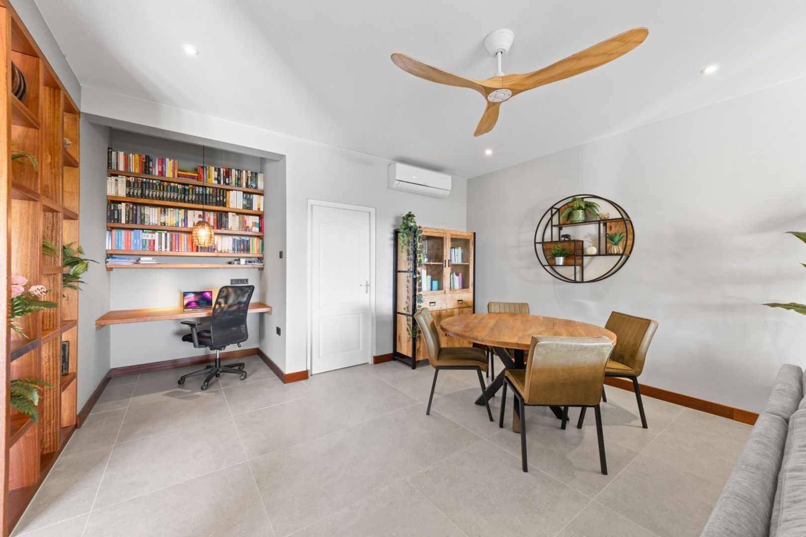 Jan Sofat 128, Jan Sofat foto-22