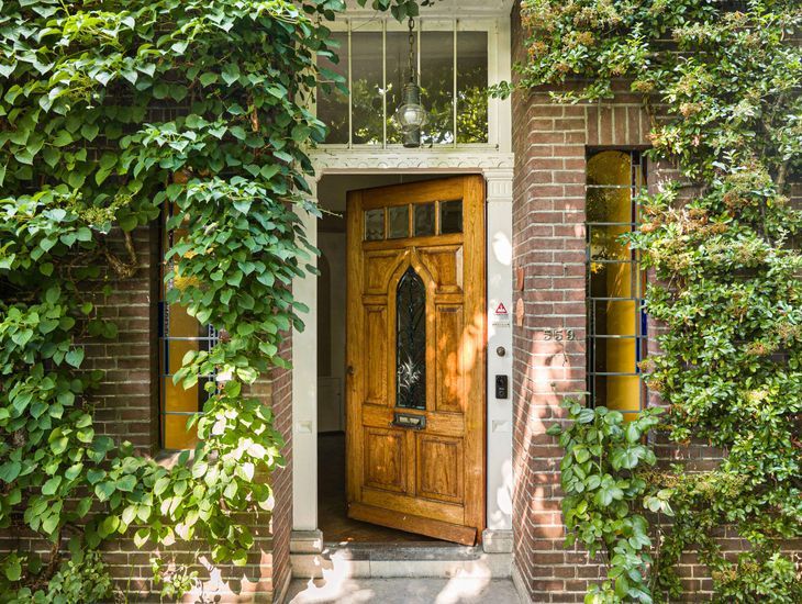 LEREN KIJKEN NAAR ARCHITECTUUR #4: WAT VERTELT EEN VOORDEUR?