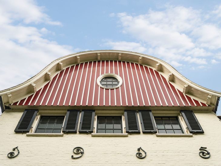 LEREN KIJKEN NAAR ARCHITECTUUR #8: WAAROM HUIZEN LUIKEN HADDEN