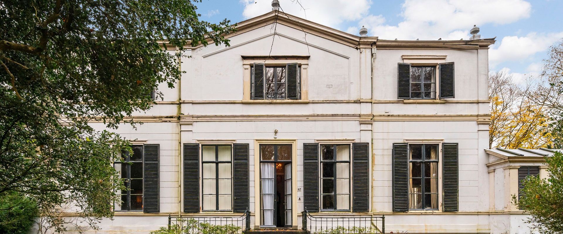 LEREN KIJKEN NAAR ARCHITECTUUR #9: DE GESCHIEDENIS VAN DE STOEP