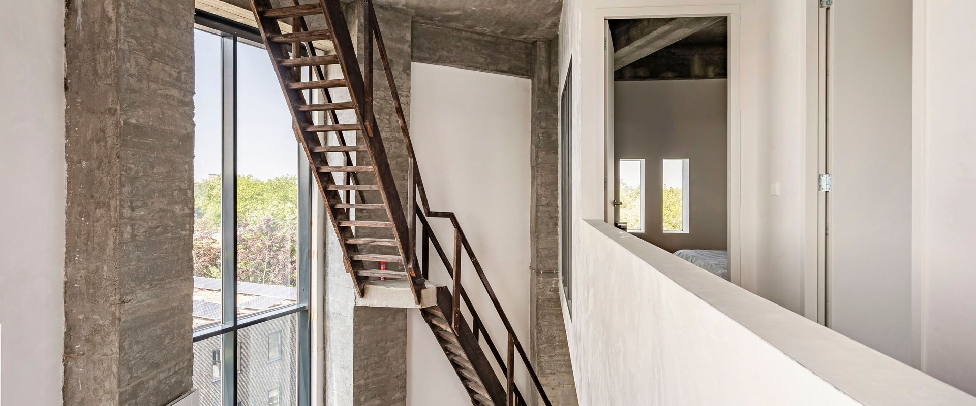 LEREN KIJKEN NAAR ARCHITECTUUR #12: WAAROM OUDE TRAPPEN ZO STEIL ZIJN