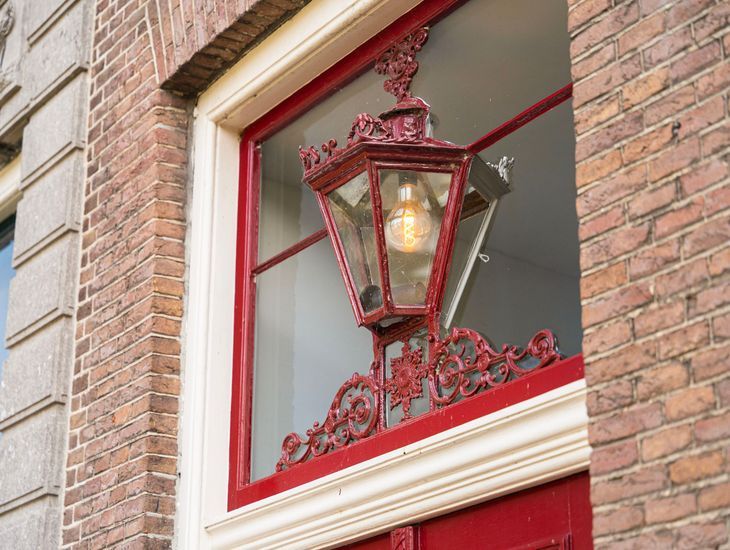 LEREN KIJKEN NAAR ARCHITECTUUR #17: WAAROM OUDE DEUREN BIJNA ALTIJD EEN BOVENLICHT HEBBEN