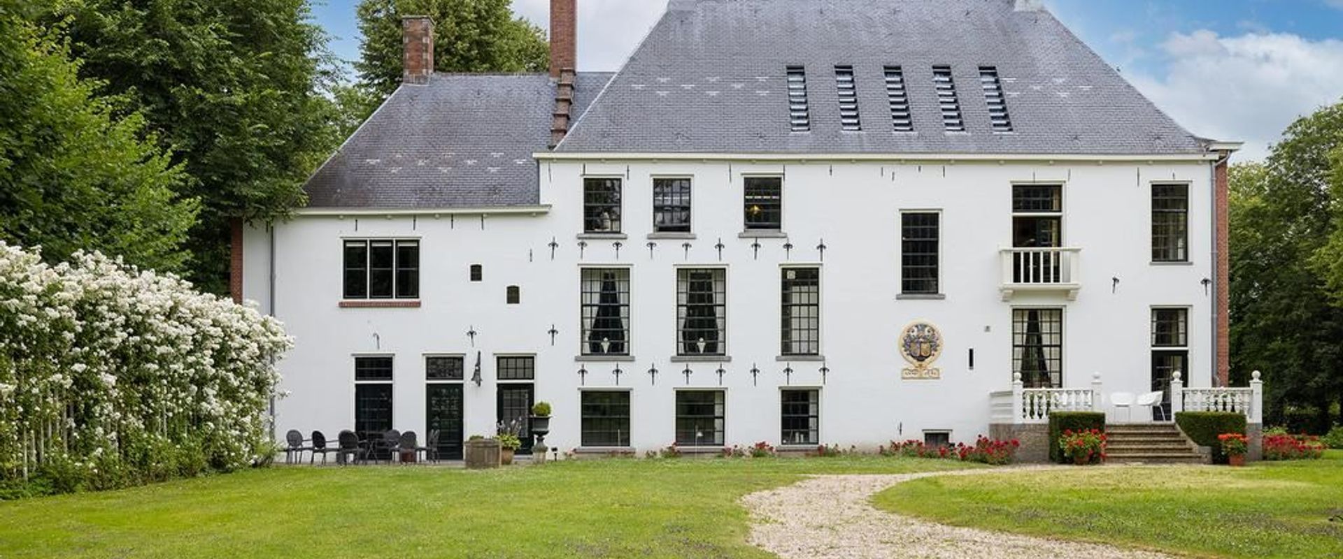 LEREN KIJKEN NAAR ARCHITECTUUR #20: WAAROM OUDE HUIZEN ZOVEEL SCHOORSTENEN HEBBEN