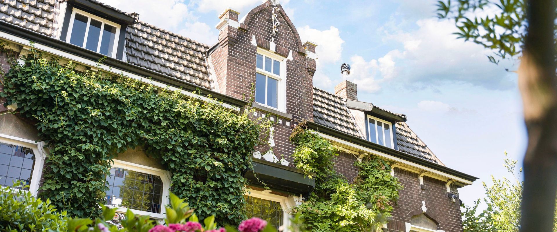 LEREN KIJKEN NAAR ARCHITECTUUR #21: HISTORISCHE DAKKAPELLEN HERKENNEN. WAAROM VERHOUDINGEN BELANGRIJKER ZIJN DAN AFMETINGEN