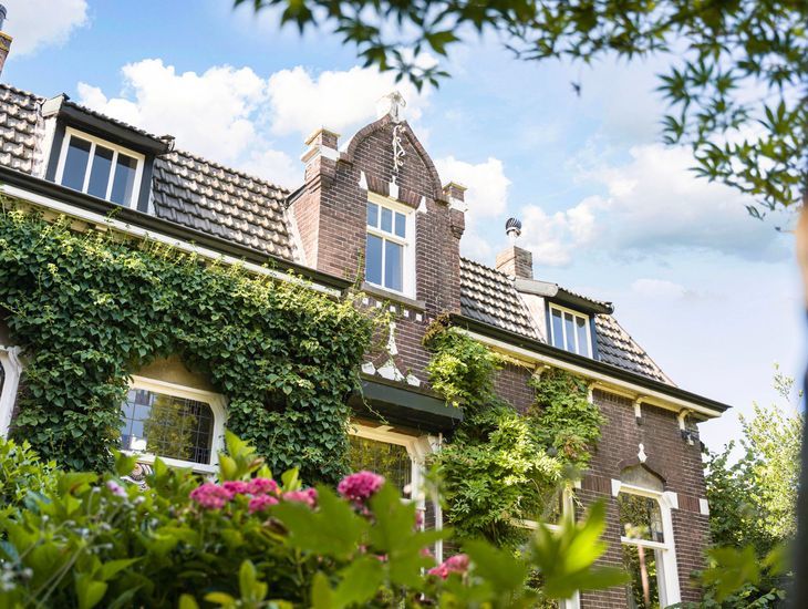 LEREN KIJKEN NAAR ARCHITECTUUR #21: HISTORISCHE DAKKAPELLEN HERKENNEN. WAAROM VERHOUDINGEN BELANGRIJKER ZIJN DAN AFMETINGEN