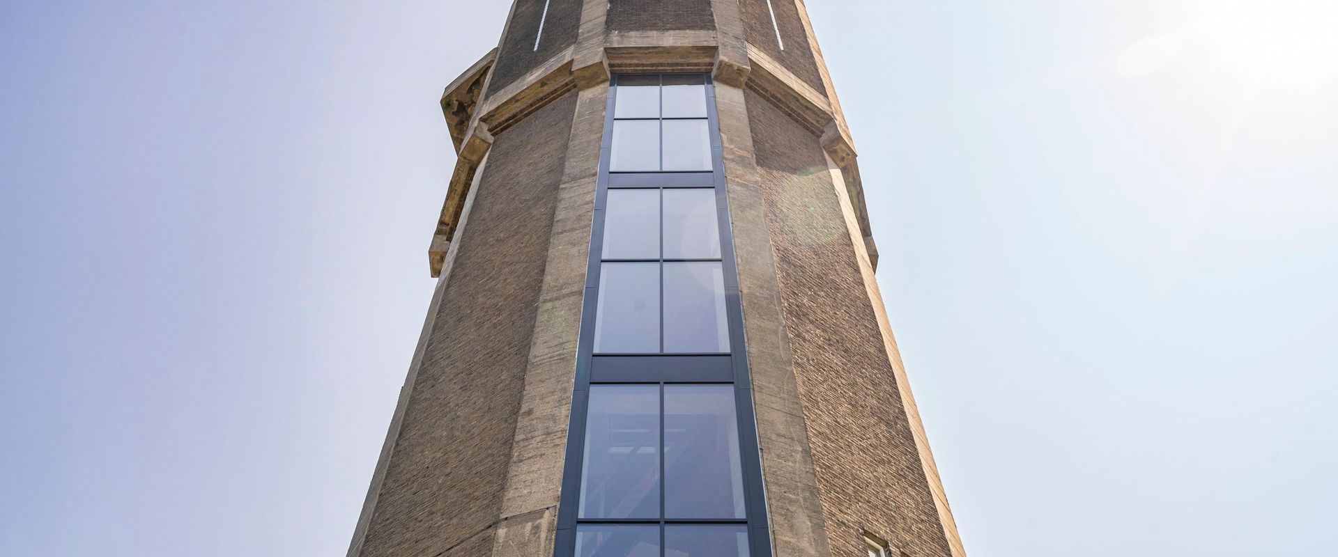 LEREN KIJKEN NAAR ARCHITECTUUR #32: WATERTORENS. DE KATHEDRALEN VAN DE VOLKSGEZONDHEID