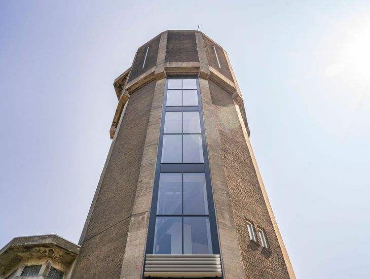 LEREN KIJKEN NAAR ARCHITECTUUR #32: WATERTORENS. DE KATHEDRALEN VAN DE VOLKSGEZONDHEID