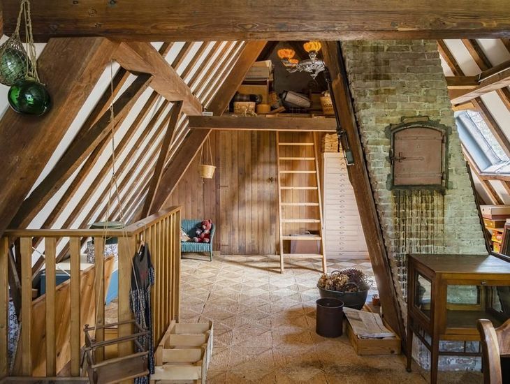LEREN KIJKEN NAAR ARCHITECTUUR #41: SCHOORSTENEN. DE RUGGENGRAAT VAN HET OUDE HUIS