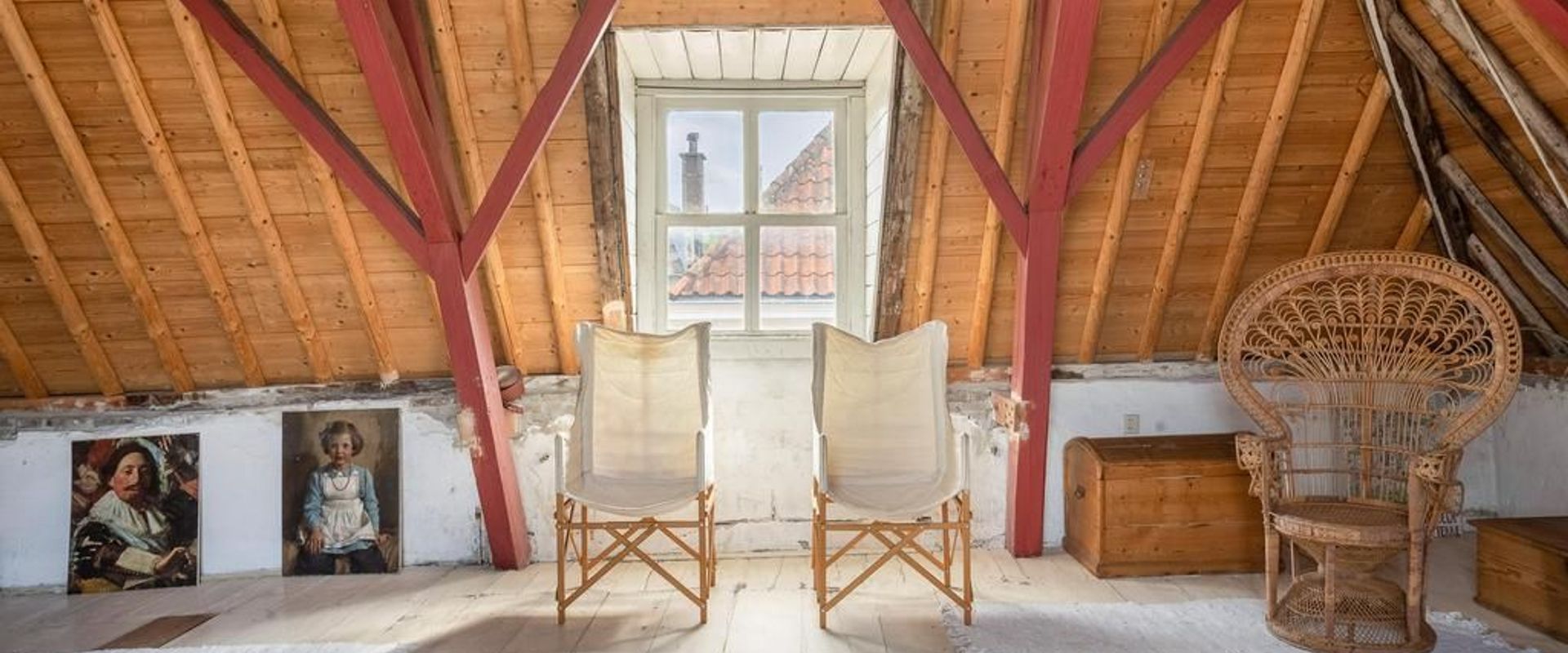 LEREN KIJKEN NAAR ARCHITECTUUR #43:  DE VLOER. WAT SLIJTAGE EN MATERIALEN OVER EEN HUIS VERTELLEN.