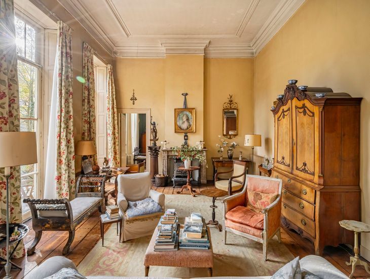 LEREN KIJKEN NAAR ARCHITECTUUR #56: MEUBELS. HOE ONZE INRICHTING DE GESCHIEDENIS VAN HET WONEN VERTELT