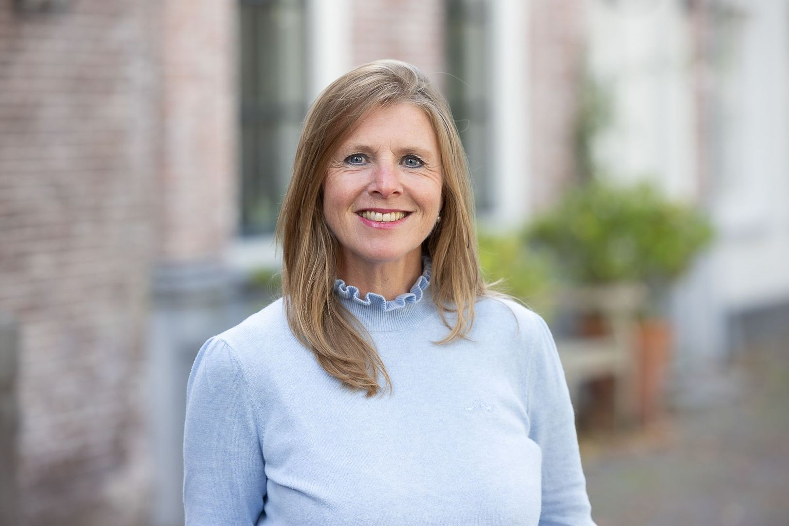 Monique Van Roessel