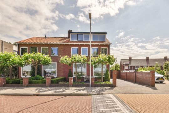 Catharijnelaan 24, Lisse