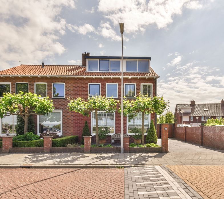 Catharijnelaan 24, Lisse