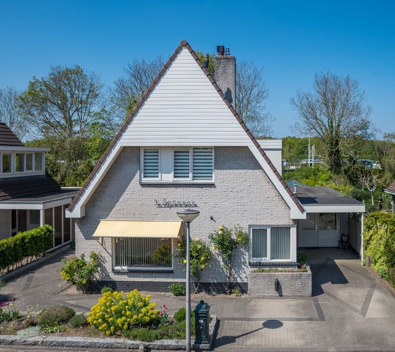 Linnaeuspark 17, Lisse