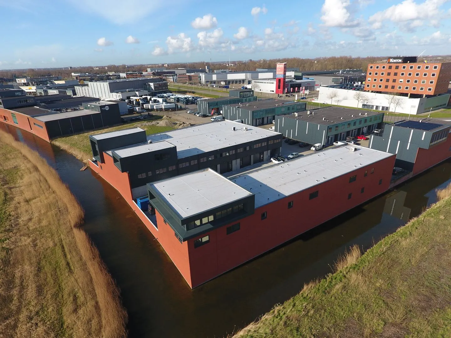 Verschillende transacties in 'Het Eurokwartier' in Nieuw-Vennep