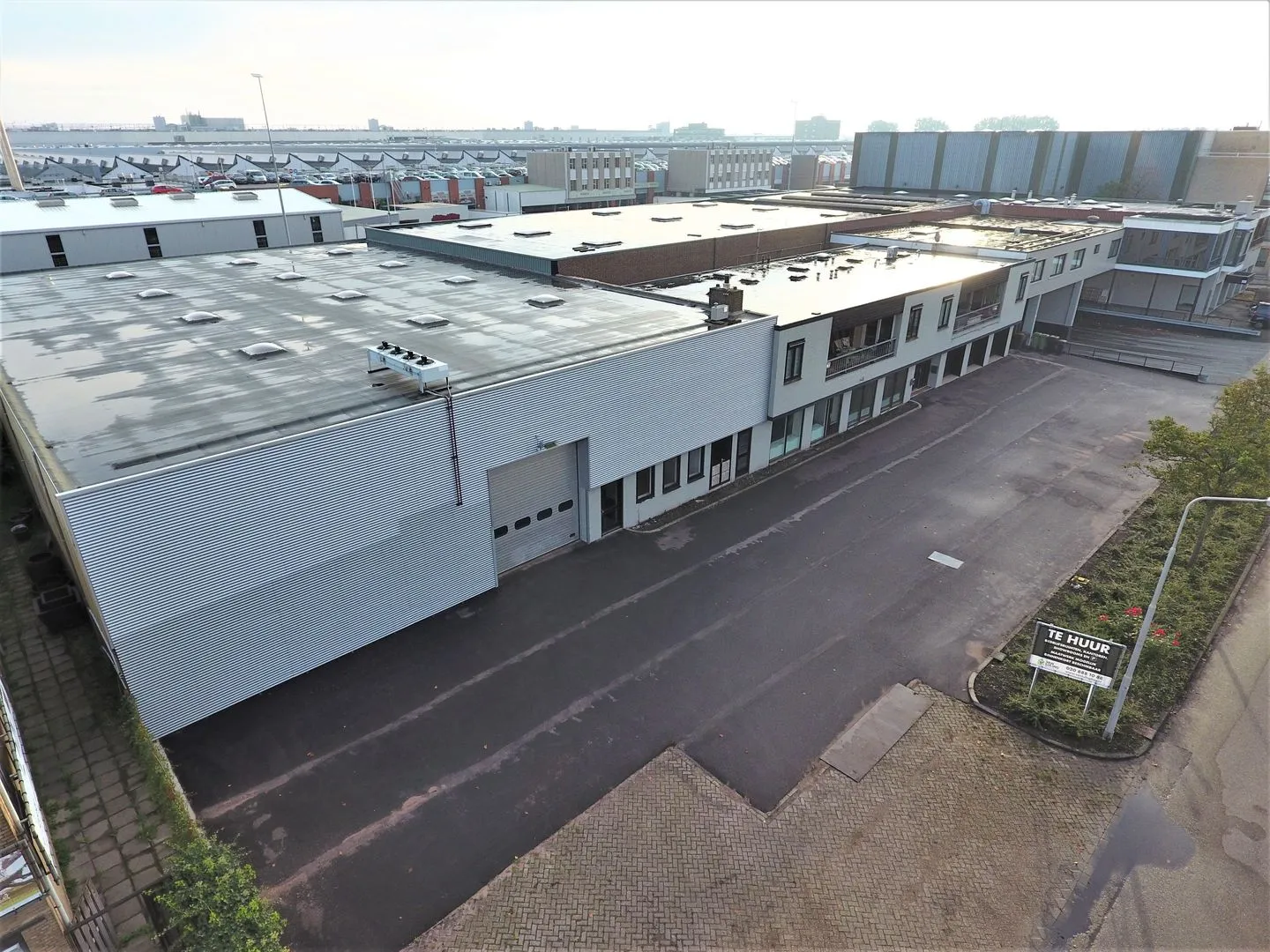 Langjarig verhuurd bedrijfsverzamelgebouw in Aalsmeer
